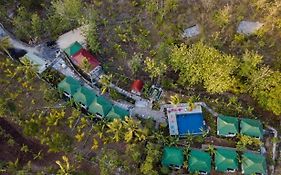 Kubu Reot Taman Asri Villa